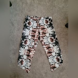 Pattern pants